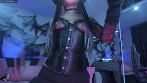    im expecting 300 thumbs up on my altar online show from October 11, 2025, 11:03 pm