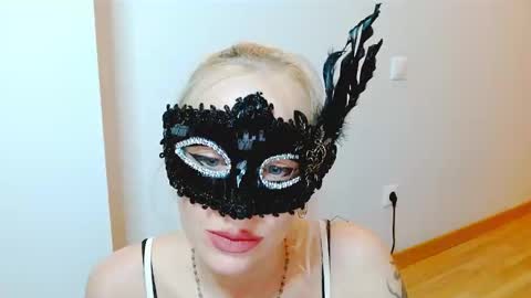 Satinqueen90 online show from October 13, 2025, 6:13 am