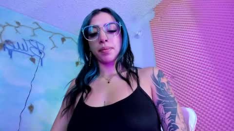 Saturnooo online show from May 25, 2026, 11:44 pm