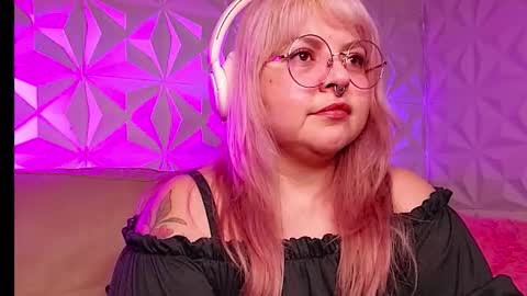 Gina George online show from February 8, 2026, 2:15 am