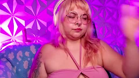 Gina George online show from April 7, 2026, 1:17 am