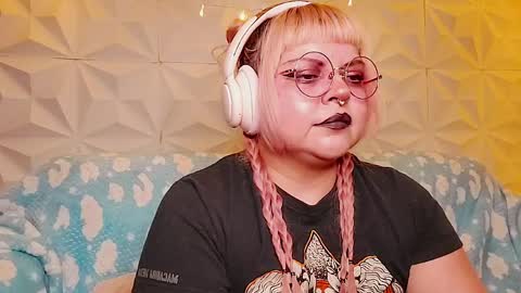 Gina George online show from May 15, 2026, 11:01 pm