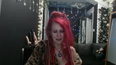 Snapshot of saucysky chatting on February 10, 2025, 11:02 pm SaucySky online show from February 10, 2025, 11:02 pm