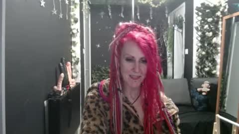 Snapshot of saucysky chatting on September 11, 2025, 11:05 pm SaucySky online show from September 11, 2025, 11:05 pm