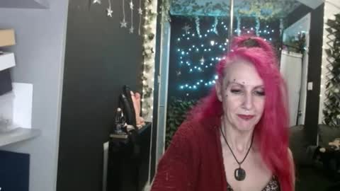 Snapshot of saucysky chatting on November 3, 2025, 2:35 am SaucySky online show from November 3, 2025, 2:35 am