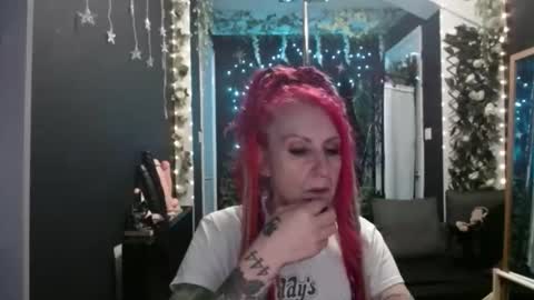 SaucySky online show from November 30, 2025, 10:03 pm