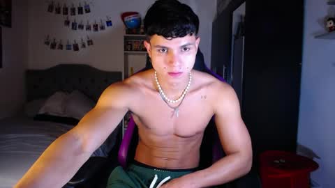 Snapshot of saulomiralles chatting on May 19, 2026, 9:43 pm Saulo online show from May 19, 2026, 9:43 pm