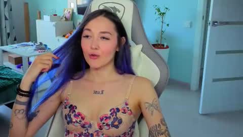 Ariel online show from June 5, 2026, 3:57 am
