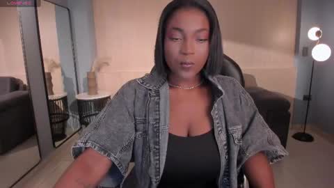Snapshot of savannahstorm_ chatting on July 8, 2026, 11:37 am S a v a n n a h online show from July 8, 2026, 11:37 am