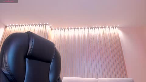 Snapshot of savannahstorm_ chatting on July 13, 2026, 12:30 pm S a v a n n a h online show from July 13, 2026, 12:30 pm