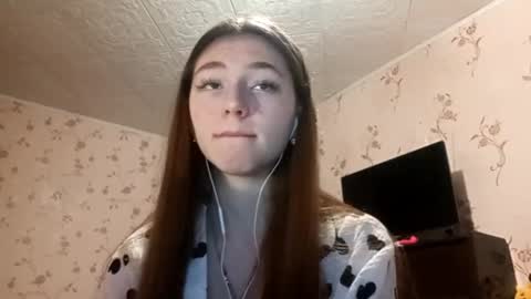 Snapshot of savannasotos chatting on September 18, 2025, 1:35 pm Sophie online show from September 18, 2025, 1:35 pm