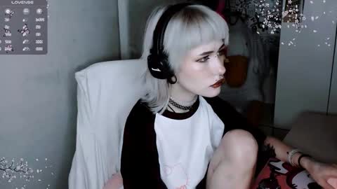 Snapshot of say_mary chatting on November 9, 2025, 4:49 pm pronoun she. name Mary. age 21. online show from November 9, 2025, 4:49 pm