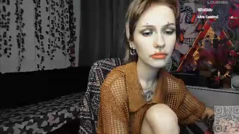 Snapshot of say_mary chatting on July 3, 2026, 7:53 pm pronoun she. name Mary. age 21. online show from July 3, 2026, 7:53 pm