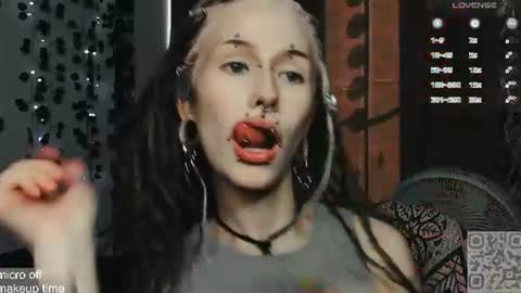 Snapshot of say_mary chatting on July 17, 2026, 2:13 pm pronoun she. name Mary. age 21. online show from July 17, 2026, 2:13 pm