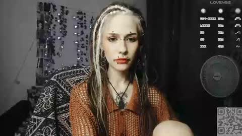 Snapshot of say_mary chatting on July 22, 2026, 4:32 pm pronoun she. name Mary. age 21. online show from July 22, 2026, 4:32 pm