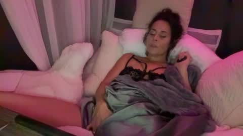 Good Girls Say Please...and Thank You online show from January 11, 2025, 1:16 am