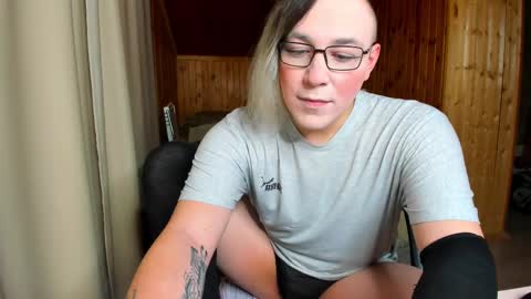 Snapshot of scandark chatting on March 3, 2025, 11:44 am scandark online show from March 3, 2025, 11:44 am