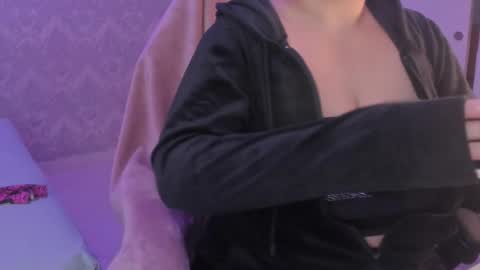  Celeste online show from October 7, 2025, 12:02 pm