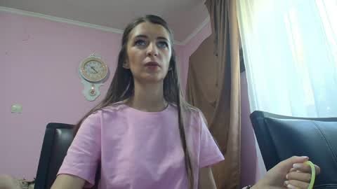 Snapshot of scarlet_rosse chatting on May 23, 2026, 7:35 am Scarlet online show from May 23, 2026, 7:35 am