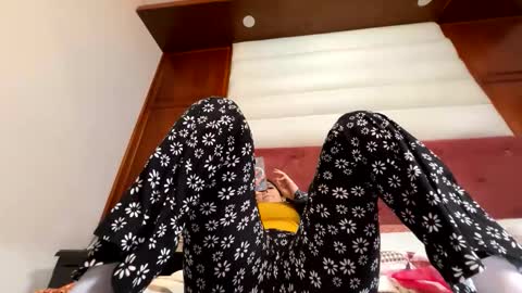 scarlet whisper online show from March 9, 2026, 10:25 pm