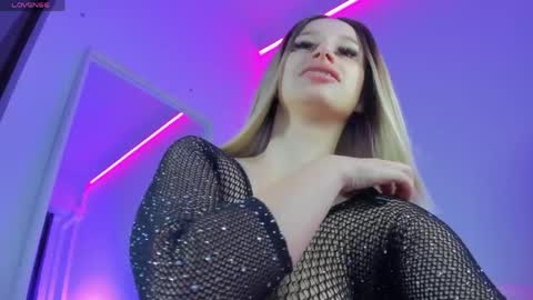 Amira online show from April 14, 2026, 5:35 am