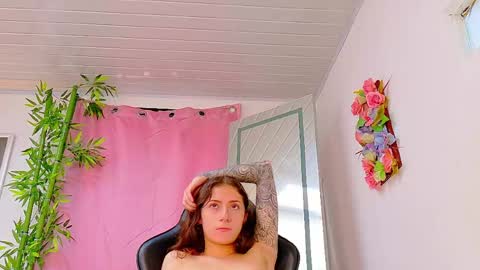 Snapshot of scarletjonesx chatting on June 3, 2026, 6:24 pm Denis online show from June 3, 2026, 6:24 pm
