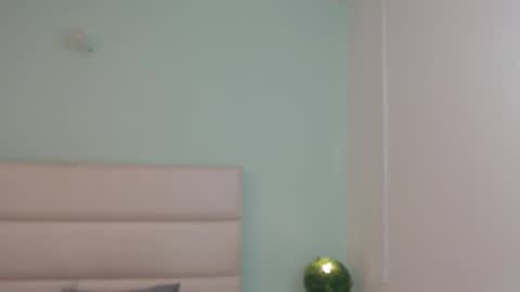 scarlet  online show from March 1, 2026, 12:18 pm