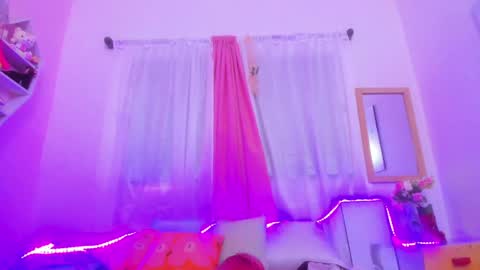 Snapshot of scarletliz chatting on December 2, 2024, 5:59 pm Scarletliz online show from December 2, 2024, 5:59 pm