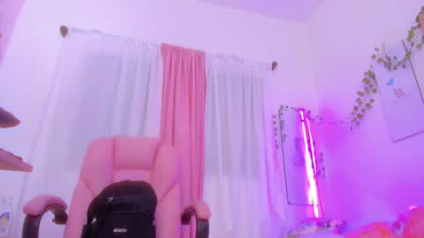 Snapshot of scarletliz chatting on December 20, 2024, 10:54 pm Scarletliz online show from December 20, 2024, 10:54 pm