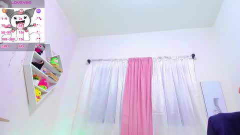 Snapshot of scarletliz chatting on February 14, 2025, 12:25 pm Scarletliz online show from February 14, 2025, 12:25 pm