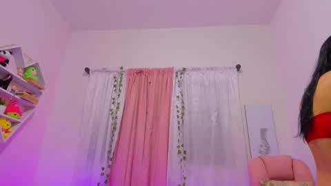 Snapshot of scarletliz chatting on March 5, 2025, 12:22 pm Scarletliz online show from March 5, 2025, 12:22 pm