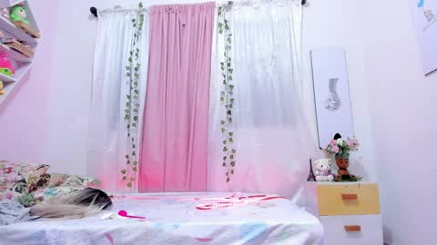 Snapshot of scarletliz chatting on March 12, 2025, 12:04 pm Scarletliz online show from March 12, 2025, 12:04 pm