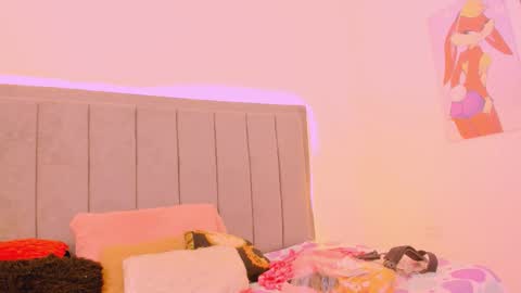 Snapshot of scarletliz chatting on October 1, 2025, 12:22 pm Scarletliz online show from October 1, 2025, 12:22 pm