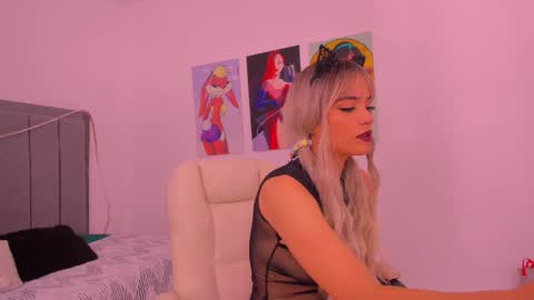 Snapshot of scarletliz chatting on October 9, 2025, 12:03 pm Scarletliz online show from October 9, 2025, 12:03 pm