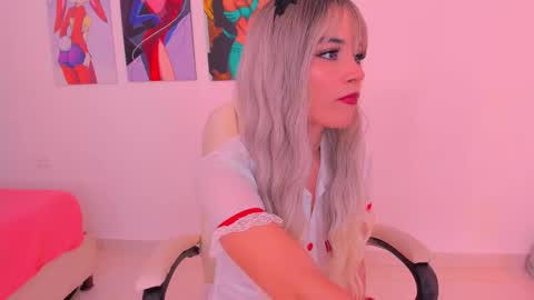 Snapshot of scarletliz chatting on October 16, 2025, 3:02 pm Scarletliz online show from October 16, 2025, 3:02 pm