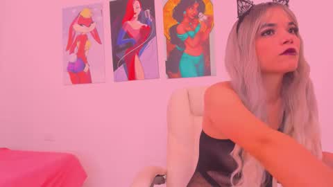 Snapshot of scarletliz chatting on October 20, 2025, 12:38 pm Scarletliz online show from October 20, 2025, 12:38 pm