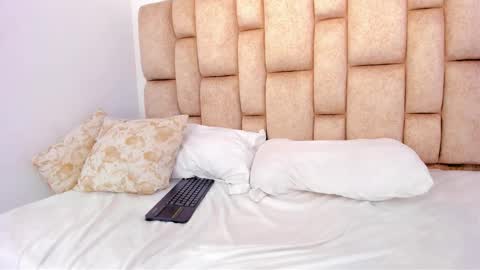 Scarlett online show from March 10, 2026, 1:05 pm