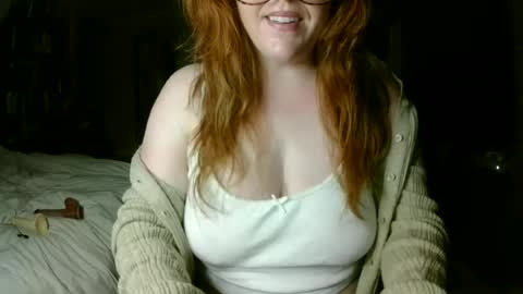 Snapshot of scarletsiren1996 chatting on June 20, 2026, 3:53 am BabyEmber online show from June 20, 2026, 3:53 am