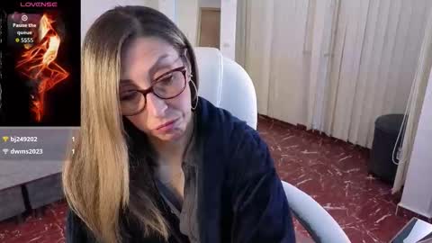 Scarlett online show from March 16, 2026, 11:47 am