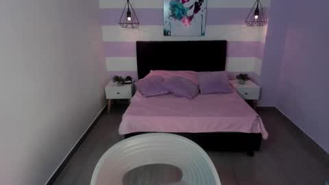 Scarlett online show from November 21, 2025, 2:05 pm