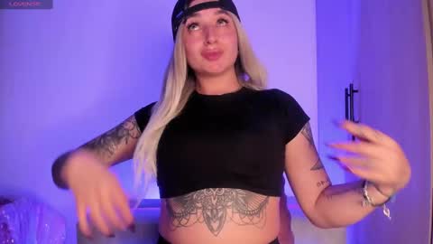 Snapshot of scarlett_collins_ chatting on October 5, 2025, 2:32 am SCARLETT COLLINS online show from October 5, 2025, 2:32 am