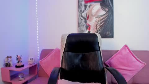  Scarlett  online show from February 11, 2025, 5:40 pm