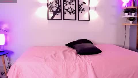 Snapshot of scarlett_johs chatting on November 6, 2025, 1:56 pm Scarlett Johs online show from November 6, 2025, 1:56 pm