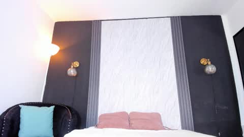 Scarlett Johs online show from November 27, 2025, 11:23 am