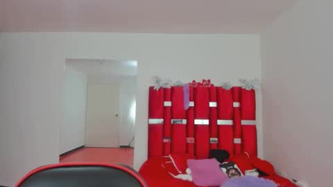 scarlett_red_11 online show from May 16, 2026, 3:00 pm