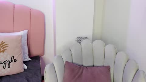 scarlett smith 3 online show from October 28, 2025, 3:43 am