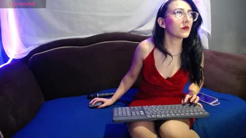 Snapshot of scarlette_32 chatting on December 31, 2024, 4:06 am Scarlette online show from December 31, 2024, 4:06 am