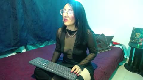 Snapshot of scarlette_32 chatting on February 27, 2025, 3:25 am Scarlette online show from February 27, 2025, 3:25 am