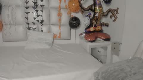 Snapshot of scarlette_js chatting on October 27, 2025, 3:32 am scarlette_js online show from October 27, 2025, 3:32 am