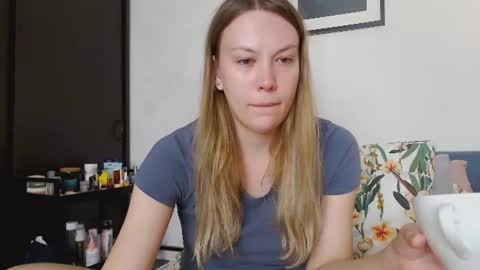 Snapshot of scarlettford chatting on July 25, 2026, 12:25 pm Scarlett online show from July 25, 2026, 12:25 pm